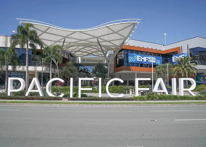 Broadbeach Mall Location, Victoria Square