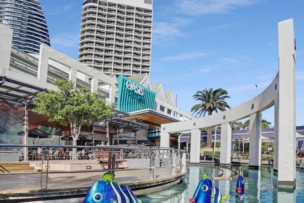 Apartment Broadbeach Mall Location, Victoria Square