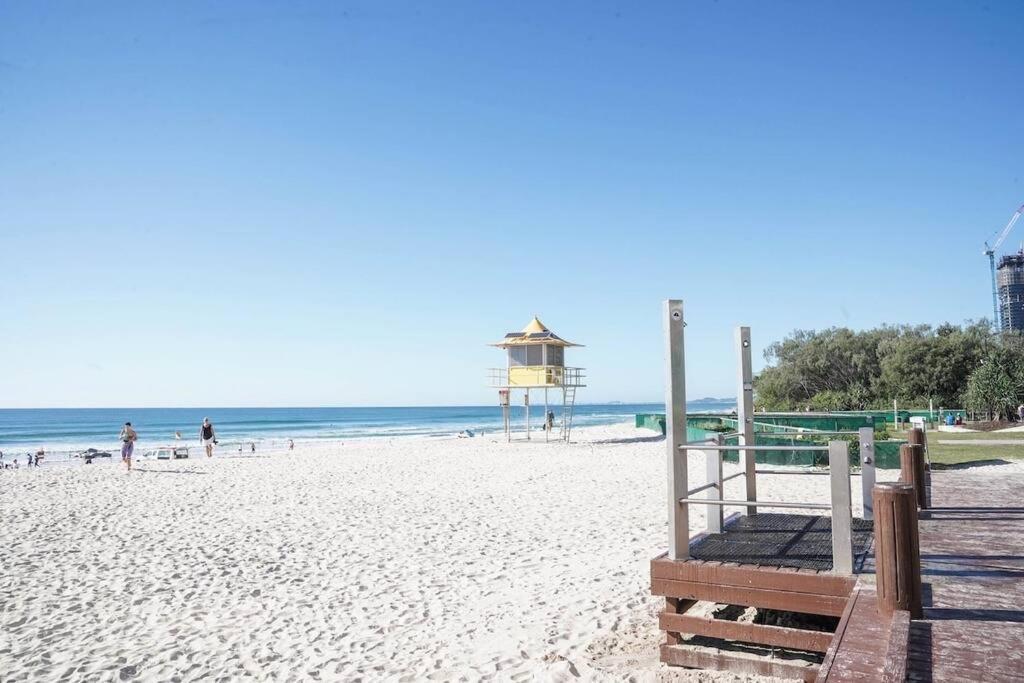 Apartment Broadbeach Mall Location, Victoria Square Gold Coast