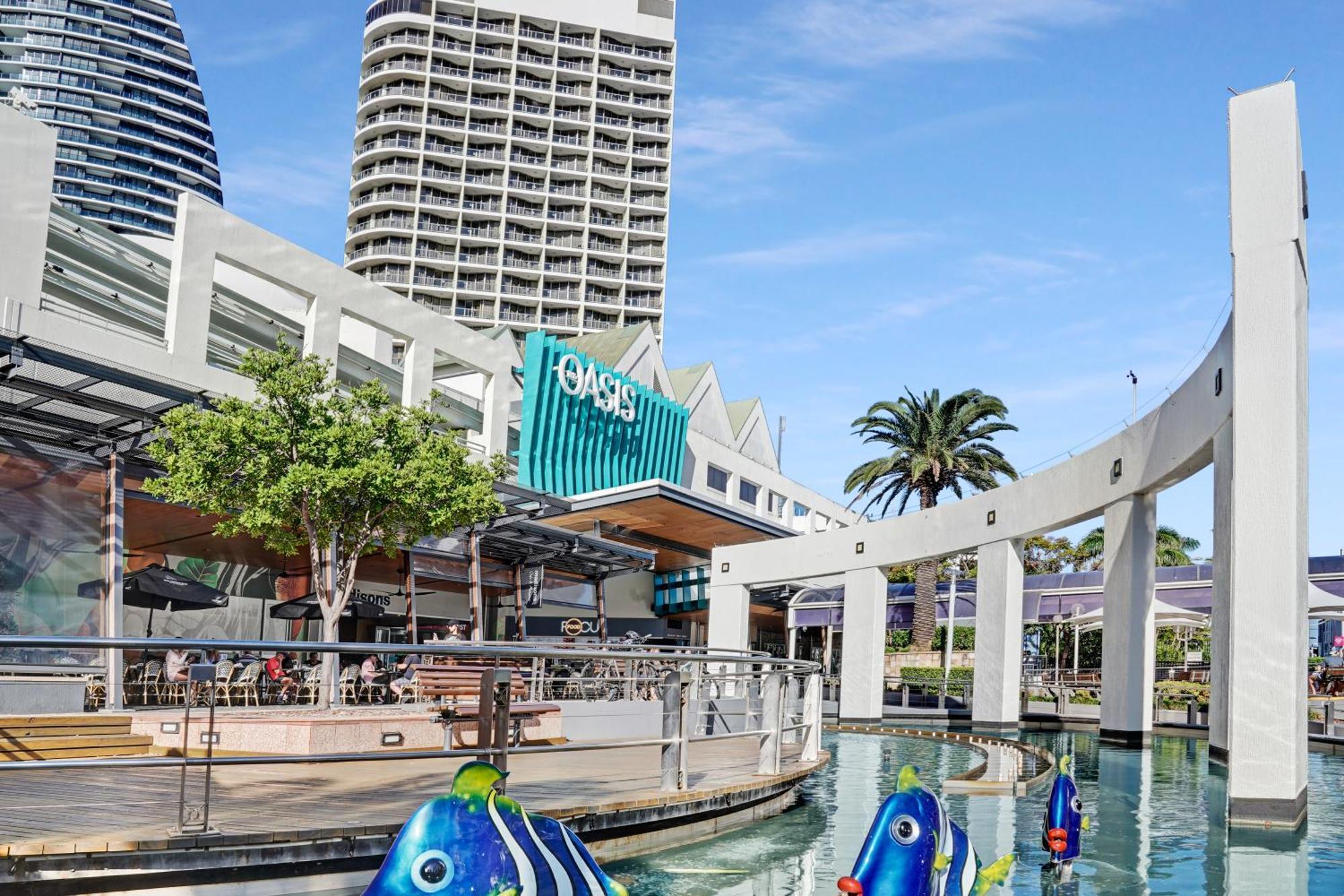 Broadbeach Mall Location, Victoria Square * Gold Coast